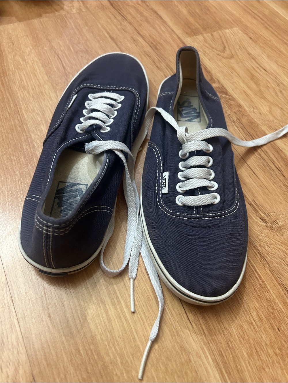 Vans Low-Top Canvas Sneakers in Navy with White Laces 9